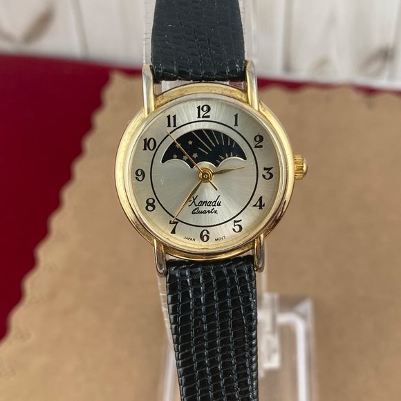 Vintage Xanadu Moon Phase Gold Tone Watch Black Lizard  8 inch Strap - Picture 2 of 8